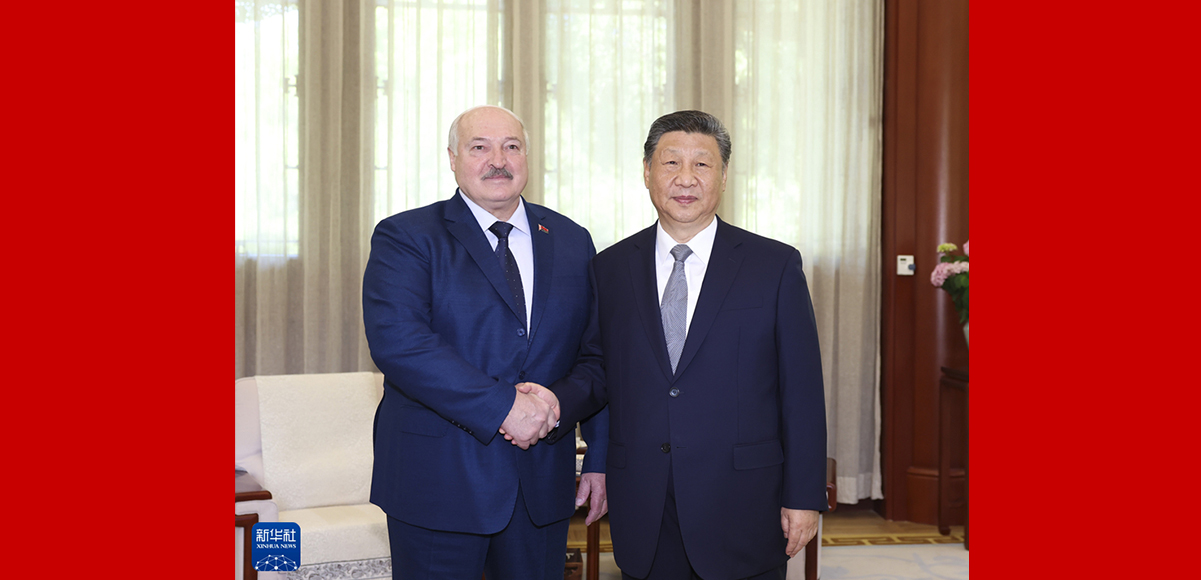 习近平会见白俄罗斯总统卢卡申科