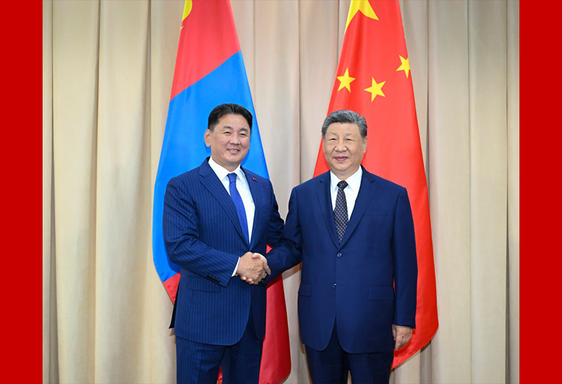 习近平会见蒙古国总统呼日勒苏赫