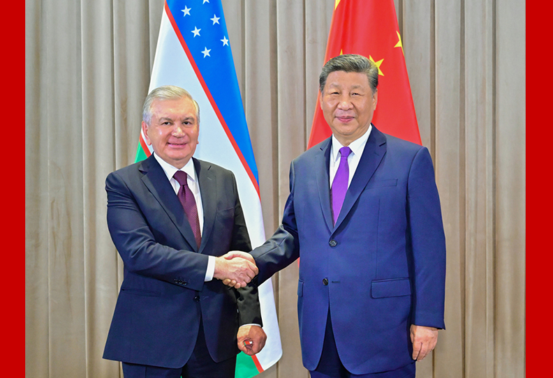 习近平会见乌兹别克斯坦总统米尔济约耶夫