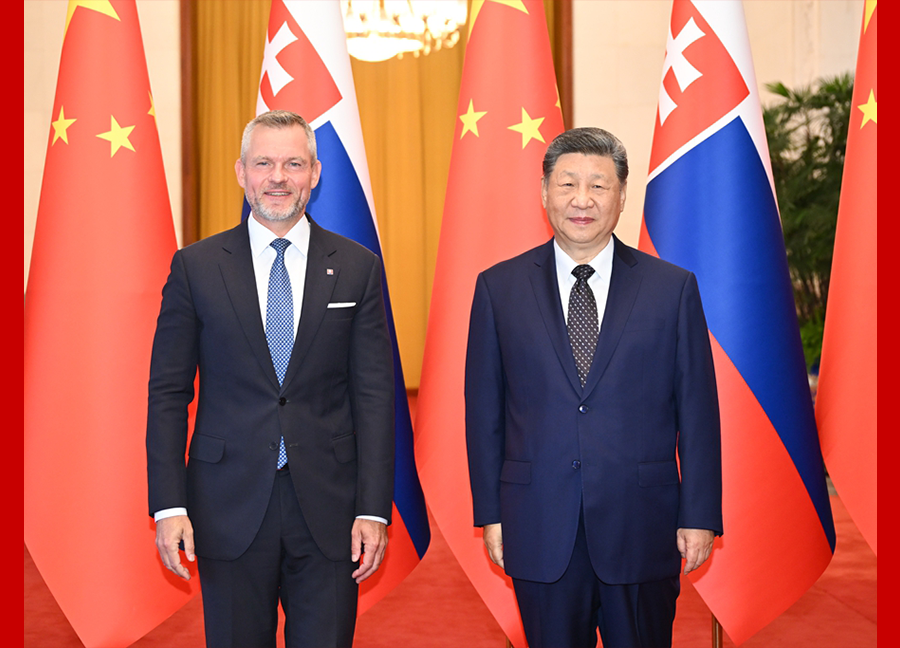 习近平同斯洛伐克总统佩列格里尼会谈