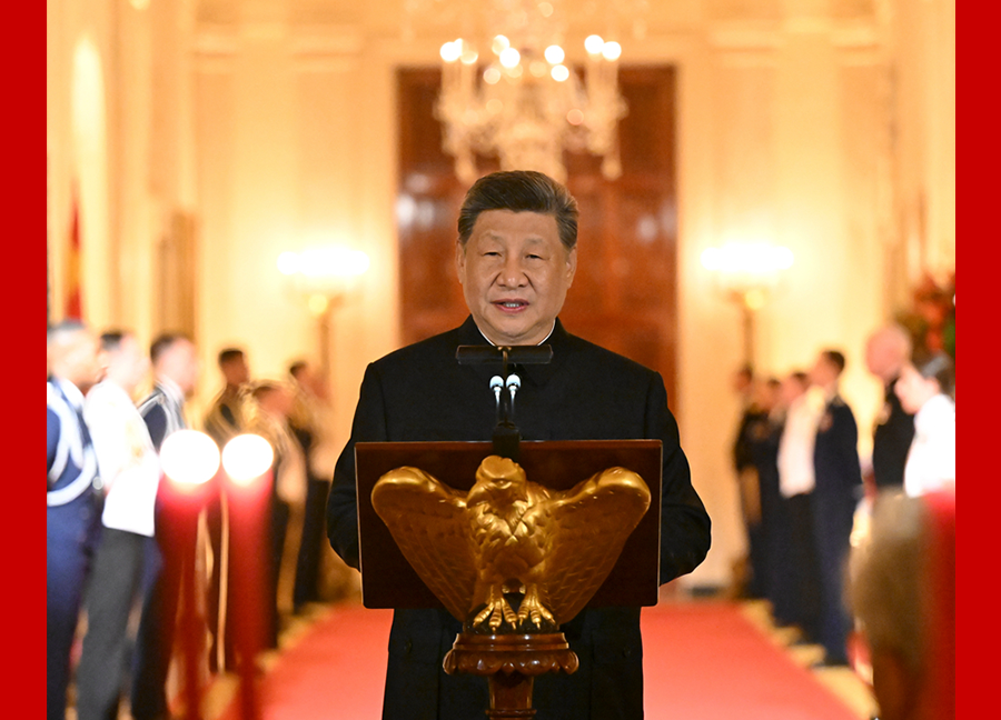 习近平和彭丽媛出席特朗普总统夫妇举行的欢迎国宴