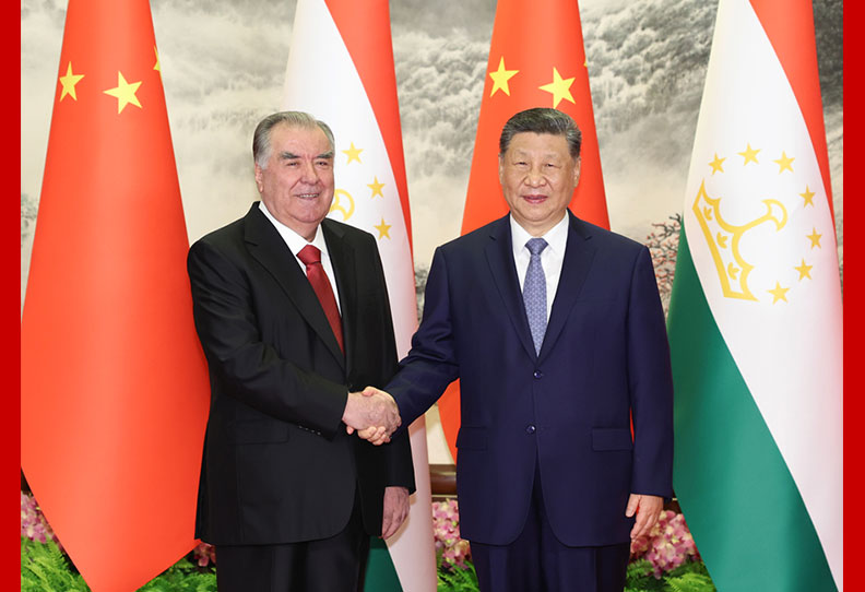 习近平同塔吉克斯坦总统拉赫蒙会谈